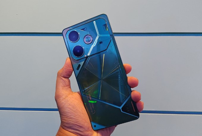 Tecno Pova 6